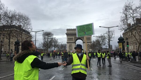 Les Gilets jaunes se mobilisent à Paris pour leur acte 17, le 9 mars - Sputnik Afrique