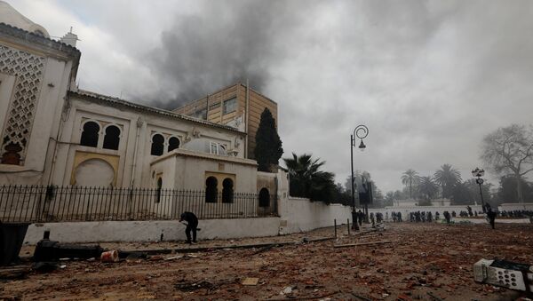 The National Museum of Antiquities and Islamic Art is seen during clashes between anti-riot police and protesters against President Abdelaziz Bouteflika, in Algiers - Sputnik Afrique