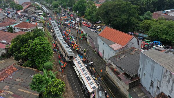 An aerial picture of a derailed commuter train in Bogor, West Java province - Sputnik Afrique