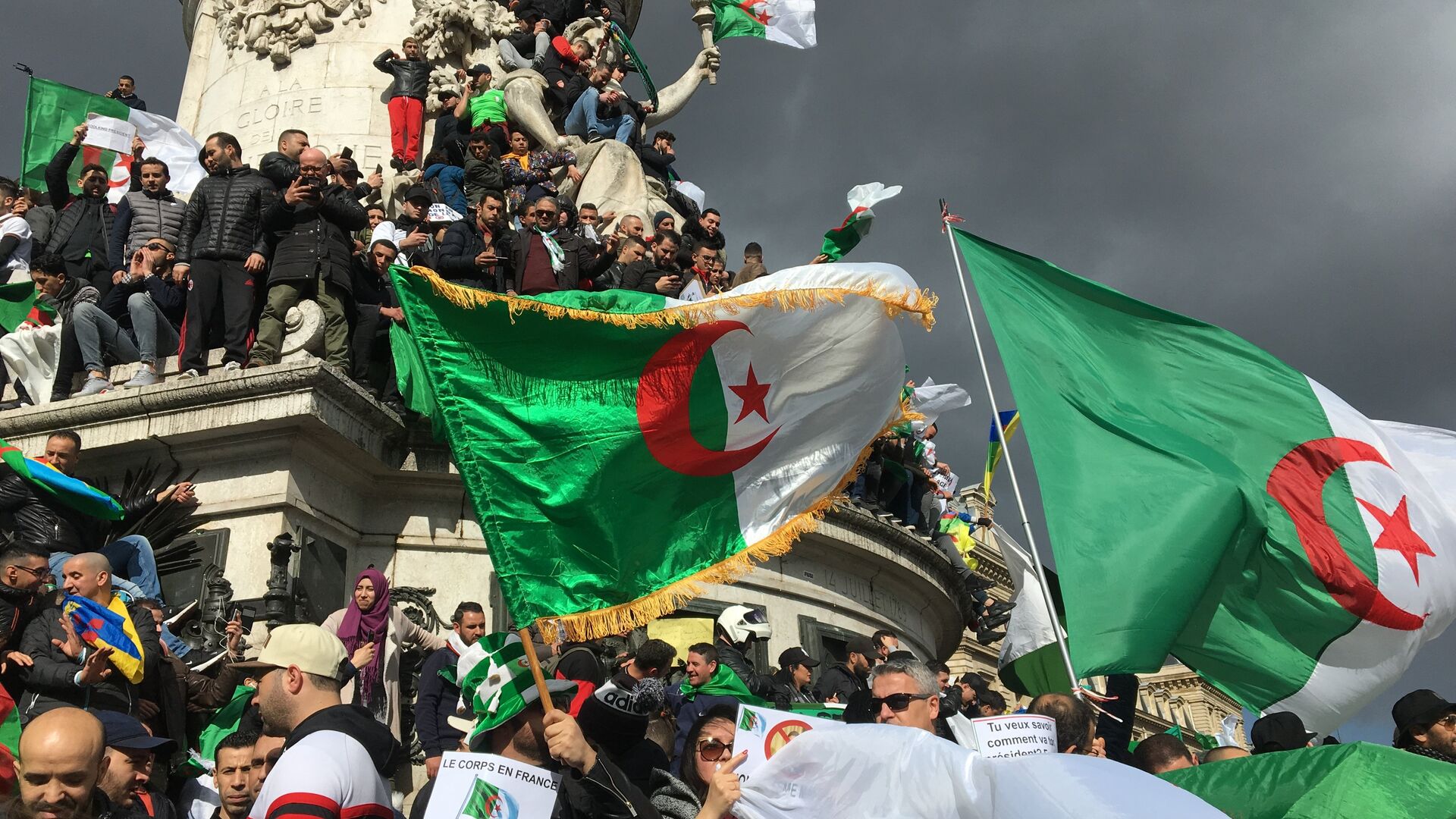 Troisième manifestation de la communauté algérienne à Paris contre un 5e mandat de Bouteflika, le 10 mars 2019 - Sputnik Afrique, 1920, 29.12.2021