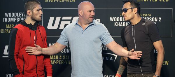 Khabib Nurmagomedov et Tony Ferguson - Sputnik Afrique