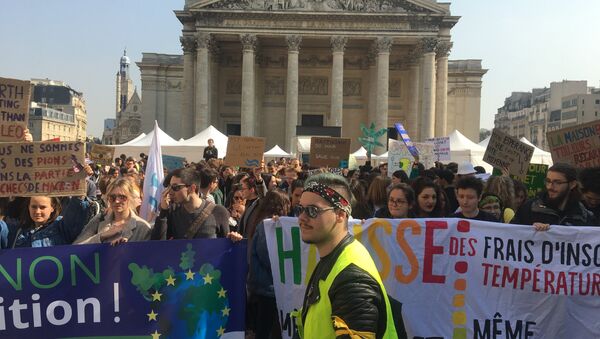 Pour le climat: une nouvelle mobilisation des lycéens et des étudiants à Paris, 22 mars 2019 - Sputnik Afrique