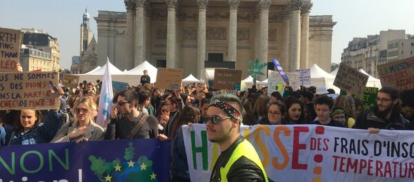 Pour le climat: une nouvelle mobilisation des lycéens et des étudiants à Paris, 22 mars 2019 - Sputnik Afrique