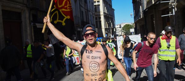 une manifestation des Gilets jaunes lors l'acte 19 à Montpellier - Sputnik Afrique