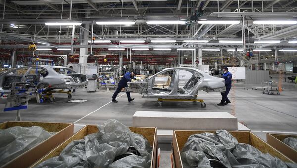 Сборка автомобилей в цехе завода по производству легковых автомобилей Mercedes-Benz концерна Daimler - Sputnik Afrique