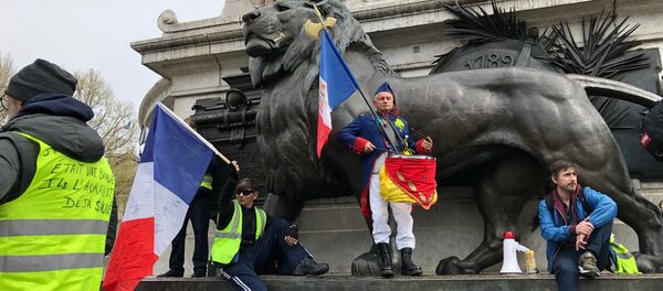 Acte 21 des Gilets jaunes à Paris, le 6 avril 2019 - Sputnik Afrique