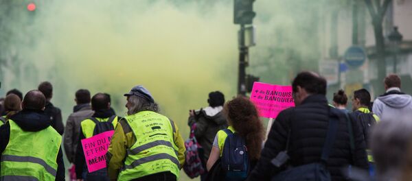 Акция протеста жёлтых жилетов в Париже - Sputnik Afrique