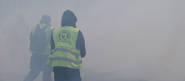 Gaz lacrymogènes, image d'illustration - Sputnik Afrique