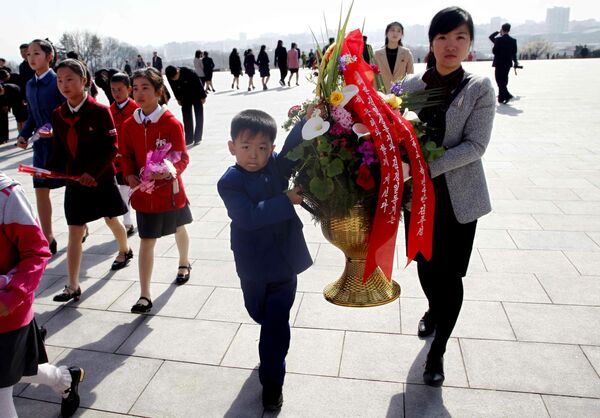 Festivités consacrées au Jour du Soleil à Pyongyang - Sputnik Afrique