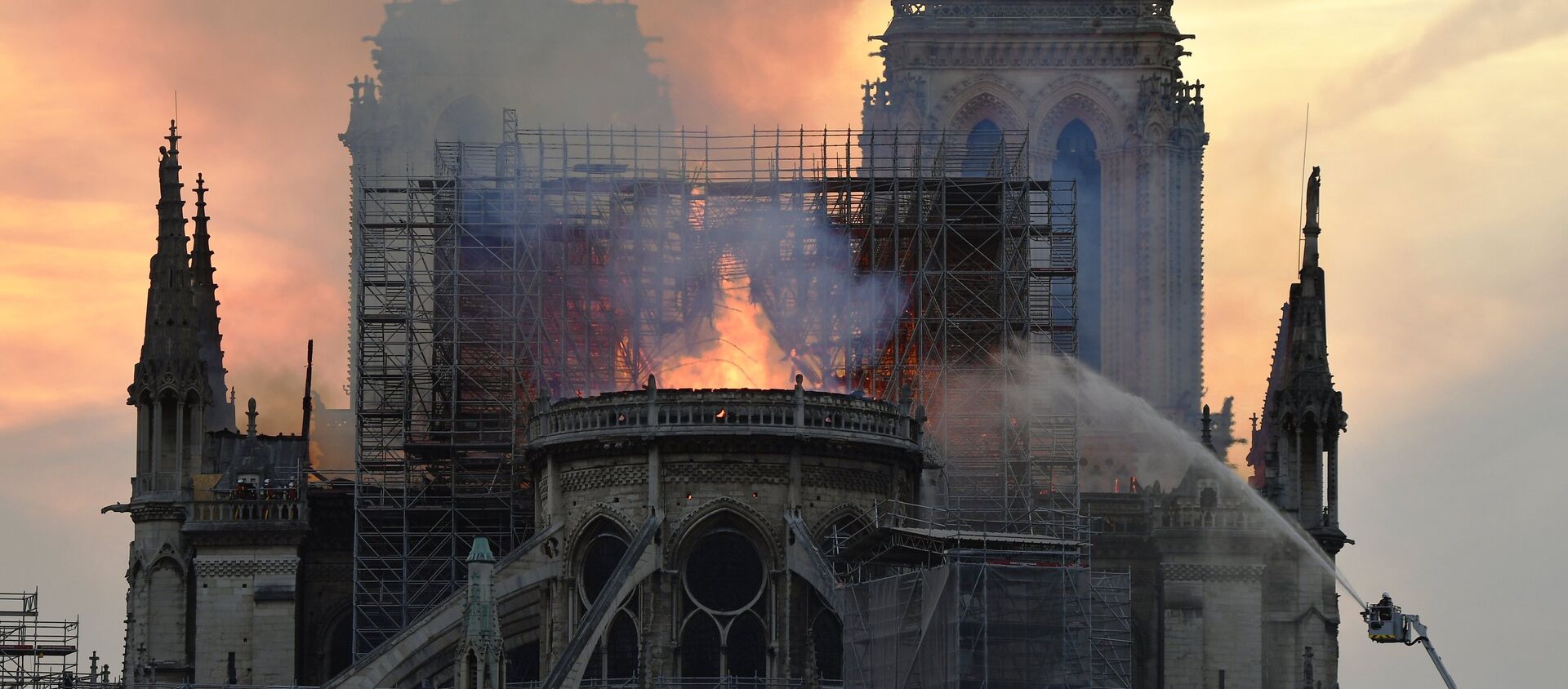 Notre-Dame de Paris en flammes - Sputnik Afrique, 1920, 03.10.2020