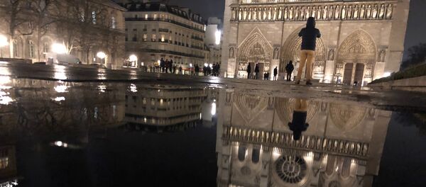 Sur le parvis de Notre-Dame de Paris, en janvier 2018 - Sputnik Afrique