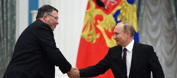 Президент РФ В. Путин встретился с представителями деловых кругов Франции - Sputnik Afrique