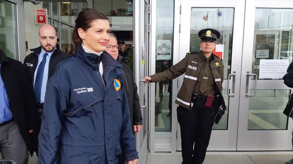 La Vice-Première ministre et ministre de la Sécurité publique du Québec, Geneviève Guilbault, peu avant la conférence de presse du 23 avril.  - Sputnik Afrique