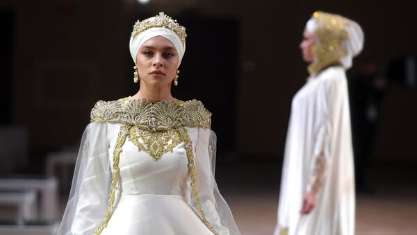 Un «Modest Fashion Show» en marge du sommet Russie-Monde islamique - Sputnik Afrique