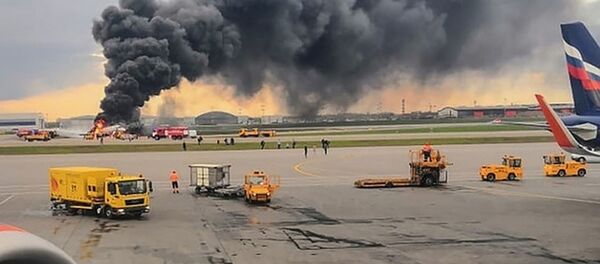 Un Sukhoi Superjet 100 a pris feu à l’aéroport de Moscou-Cheremetievo, 5 mai 2019 - Sputnik Afrique