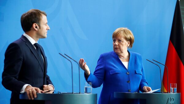 Emmanuel Macron et Angela Merkel à Berlin - Sputnik Afrique