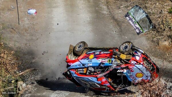 le crash de la Hyundai de Thierry Neuvilleors lors d’un rallye au Chili - Sputnik Afrique