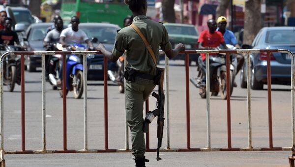 un policier, Burkina Faso (image d'illustration) - Sputnik Afrique