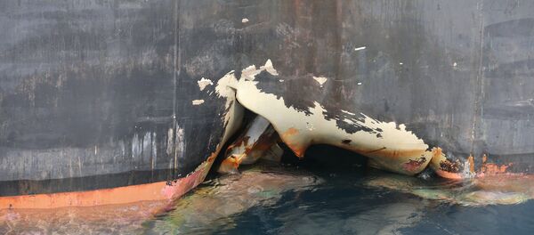 A damaged ANDREA VICTORY ship is seen off the Port of Fujairah, United Arab Emirates, May 13, 2019. - Sputnik Afrique