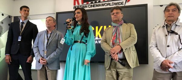 Ekaterina Mtsitouridze ordonné le clap de début du programme russe à Cannes - Sputnik Afrique