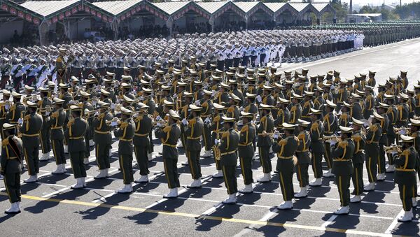 Le Corps des Gardiens de la révolution islamique (CGRI) participe à un défilé militaire à Téhéran - Sputnik Afrique