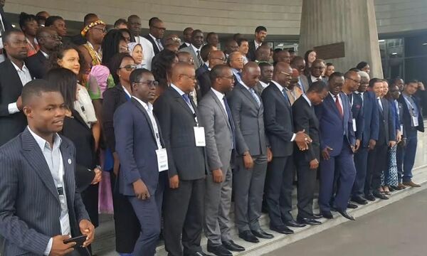 À Abidjan, les villes africaines se mobilisent contre le changement climatique - Sputnik Afrique