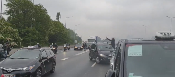 Opération escargot des taxis au périphérique de Paris - Sputnik Afrique