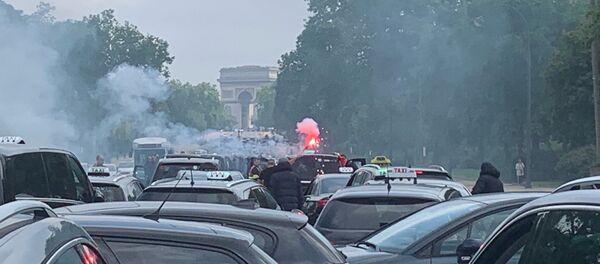Opération escargot des taxis sur le périphérique de Paris, le 20 mai 2019 - Sputnik Afrique