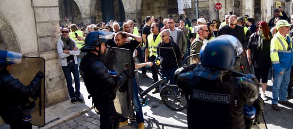 Gilets jaunes à La Rochelle, image d'illustration - Sputnik Afrique