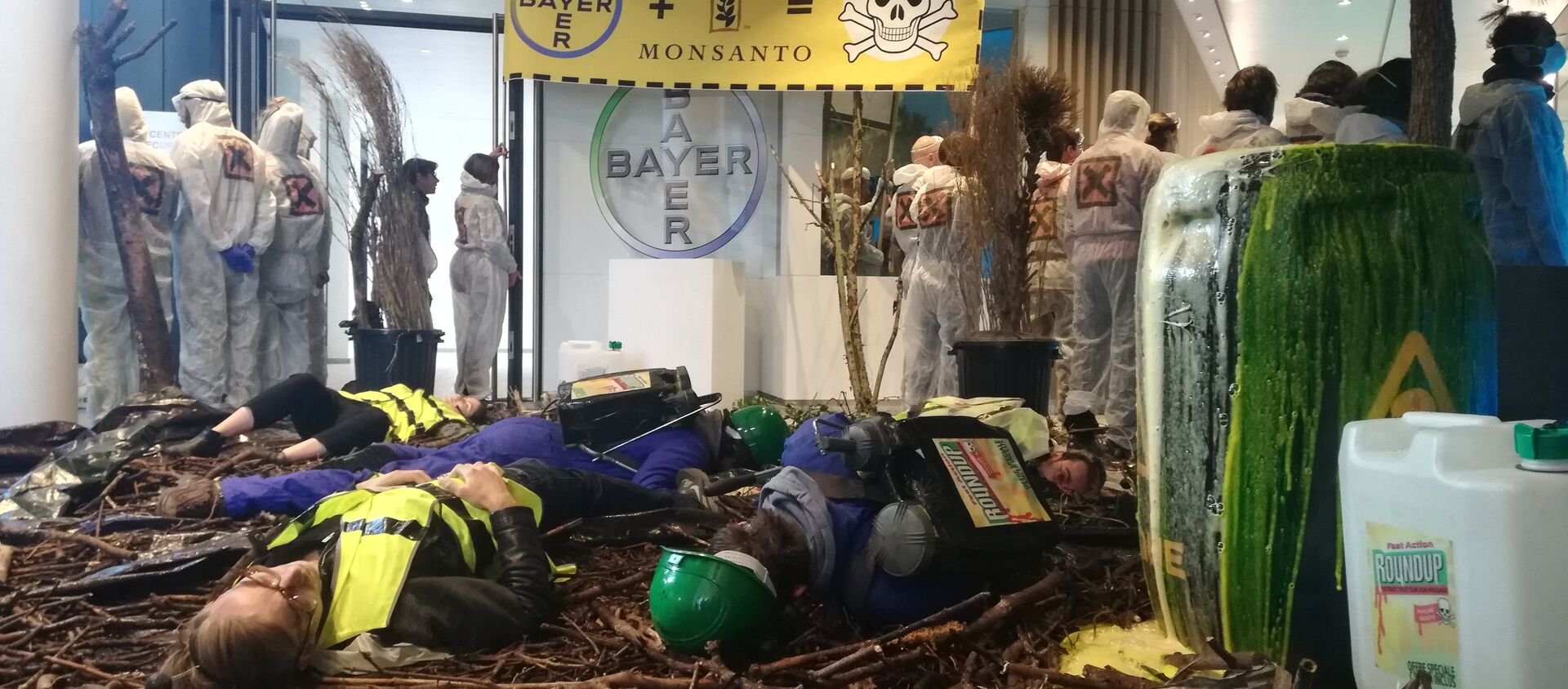 Opération nature morte pour dénoncer activités mortifères de Bayer-Monsanto - Sputnik Afrique, 1920, 24.05.2019