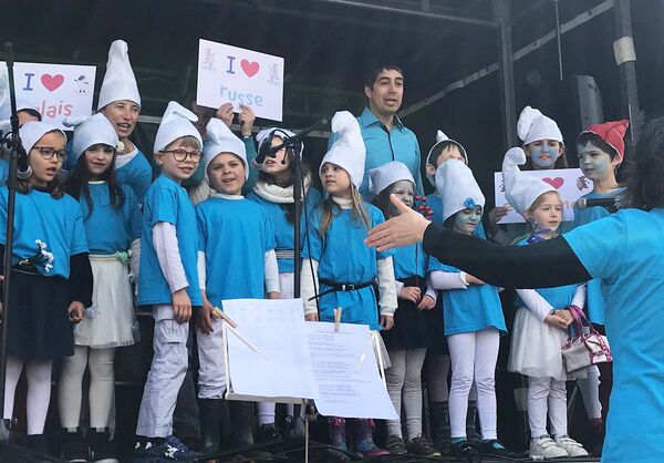 Les familles franco-russes espèrent un avenir bilingue pour leurs enfants Les familles franco-russes espèrent un avenir bilingue pour leurs enfants - Sputnik Afrique