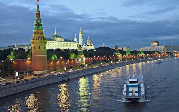Vue de la rivière Moskova et du Kremlin dans la soirée, 2003 - Sputnik Afrique