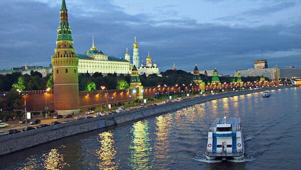Вид на Москва-реку и Кремль вечером, 2003 - Sputnik Afrique