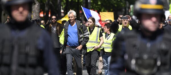Une manifestaion des Gilets jaunes à Paris - Sputnik Afrique