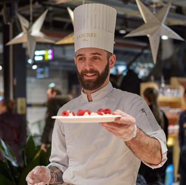 Le chef-pâtissier de Ladurée en Russie se confie sur le mariage culinaire entre la Russie et la France Le chef-pâtissier de Ladurée en Russie se confie sur le mariage culinaire entre la Russie et la France - Sputnik Afrique