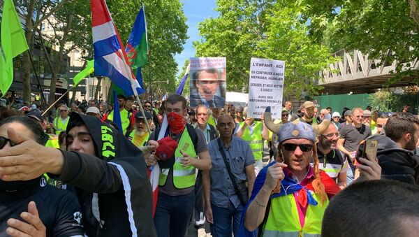 Les Gilets jaunes continuent à manifester à Paris après les élections européennes, le 1er juin 2019 - Sputnik Afrique