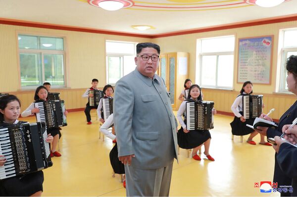 Kim Jong-un et les enfants
 - Sputnik Afrique