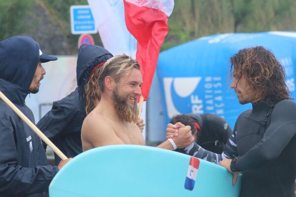 Сomment l’amitié franco-russe contribue au développement du surf (images) - Sputnik Afrique