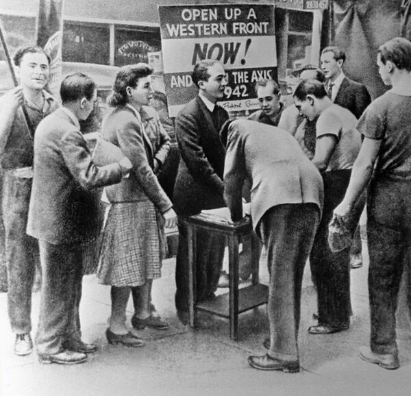 L’histoire du seul amiral soviétique invité à observer le Débarquement en Normandie en 1944 L’histoire du seul amiral soviétique invité à observer le Débarquement en Normandie en 1944 - Sputnik Afrique