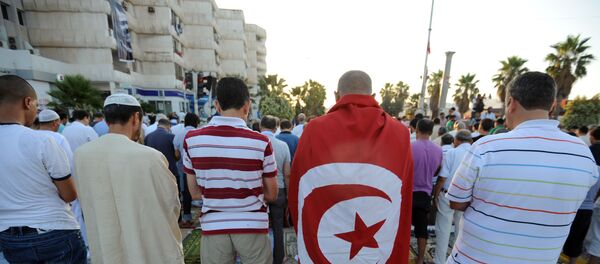 Les Tunisiens lors de la prière de Ramadan  - Sputnik Afrique