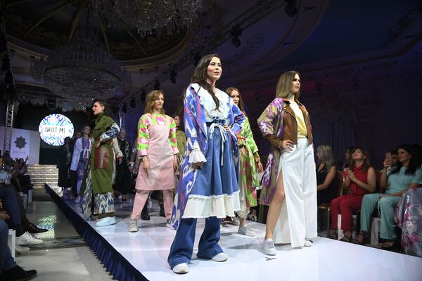 Semaine de la mode arabe de Moscou
 - Sputnik Afrique