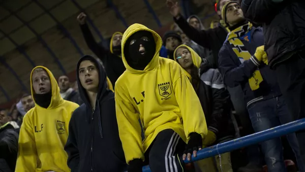Des fans de Beitar Jerusalem - Sputnik Afrique