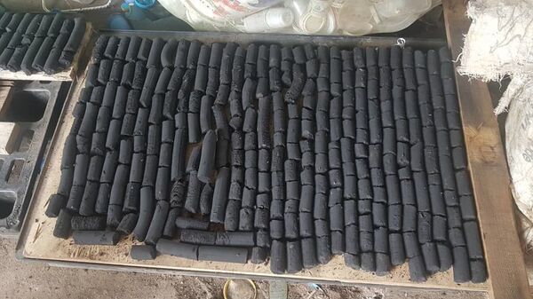 Avec leur charbon écolo, deux entrepreneurs ivoiriens lancent un pavé… bio dans la mare - Sputnik Afrique