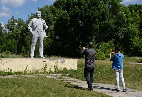 Selfies à Tchernobyl ou le boom touristique dans la zone d’exclusion autour de la centrale
 - Sputnik Afrique