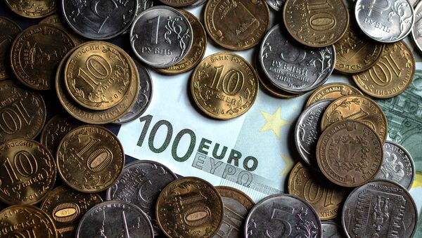 Des roubles et des euros - Sputnik Afrique
