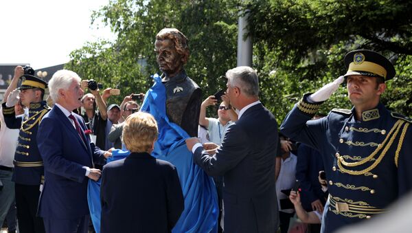 l'inauguration d'un buste de Madeleine Albright à Pristina - Sputnik Afrique