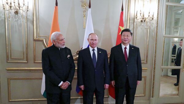 Les dirigeants indien, russe et chinois - Sputnik Afrique