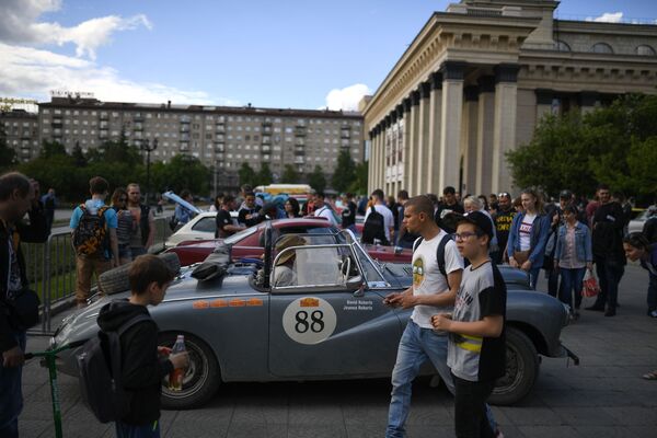 Rallye de véhicules anciens Pékin-Paris 2019
 - Sputnik Afrique