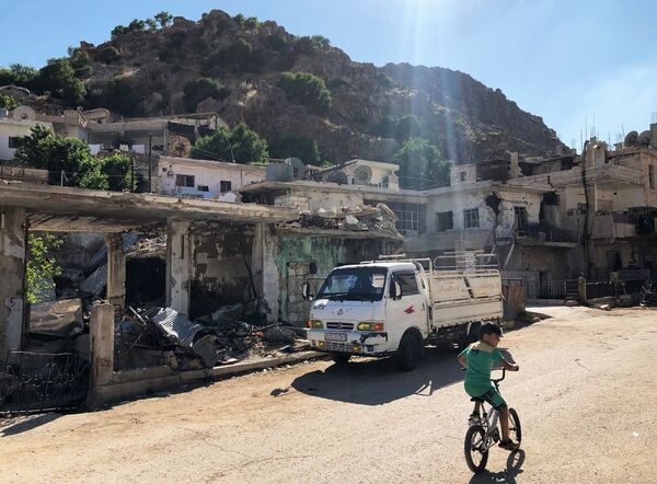 Combattants «pacifiques», tourisme et fruits: avec les réfugiés syriens du Liban sur le plateau du Golan Combattants «pacifiques», tourisme et fruits: avec les réfugiés syriens du Liban sur le plateau du Golan - Sputnik Afrique