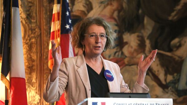 French Ambassador for International Investment and Business France CEO, Muriel Muriel Pénicaud, addresses business leaders and media during the Crйative France launch on Friday, June 10, 2016, in New York. - Sputnik Afrique